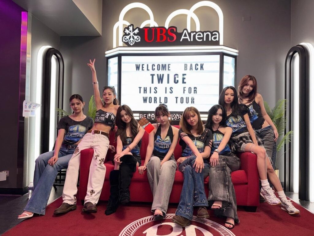 260222 تحديث تويتر - توايس <هذا من أجل> جولة عالمية في نيويورك - اليوم الثالث نيويورك، كانت كهربائية ⚡ المدينة التي لا تنام ظهرت بصوت عالٍ! شكرا مرة واحدة 💕